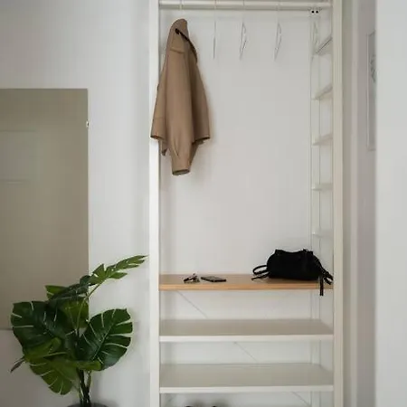 Cosy, Centre Apartment